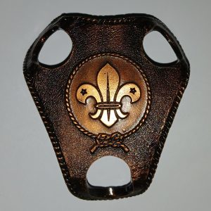 Anilha Metal Triangular c/ Insígnia Mundial